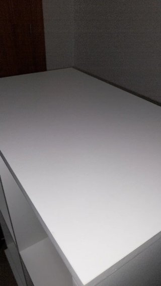 Estantería blanca de madera