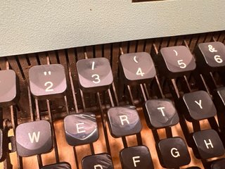 Máquina de escribir Olivetti Lettera 32