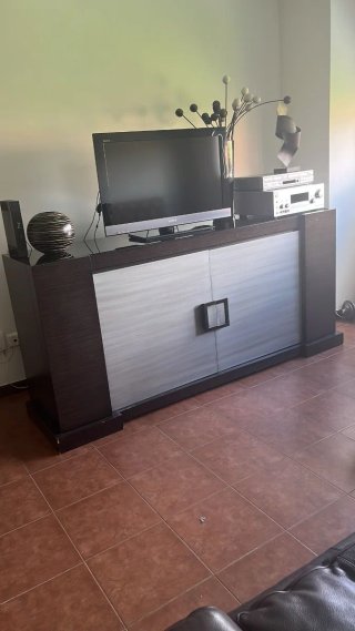 OFERTA por MUDANZA 15/05. Mueble TV oscuro.