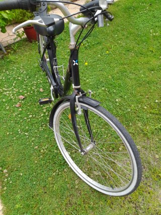 Bicicleta urbana negra