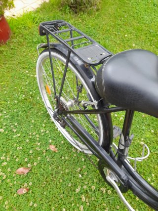 Bicicleta urbana negra