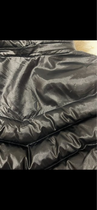 Cazadora Moncler Negra con Capucha de Pelo