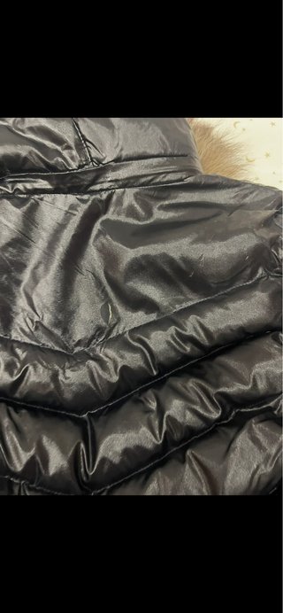 Cazadora Moncler Negra con Capucha de Pelo