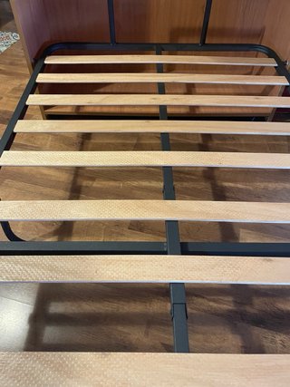 Cama plegable de madera nueva