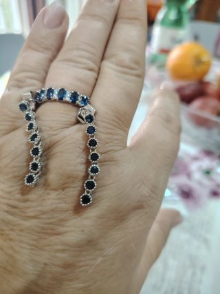 Orecchini pendenti con zaffiri e diamanti
