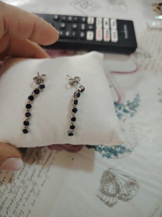 Orecchini pendenti con zaffiri e diamanti
