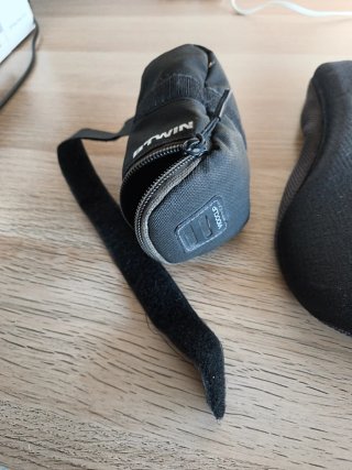 Funda sillín Btwin Memory Foam y bolsa cámara y he