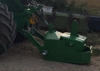 Cajón pesa 620kg John Deere