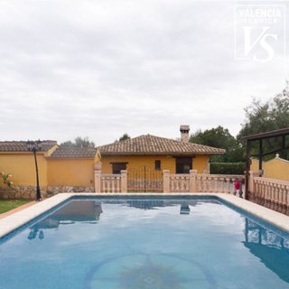 VS 0891 – CHALET CON PISCINA Y JARDÍN EN NÁQUERA