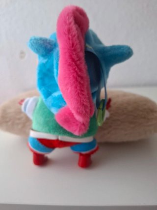 Peluche de Shin-Chan con disfraz de UltraHeroe