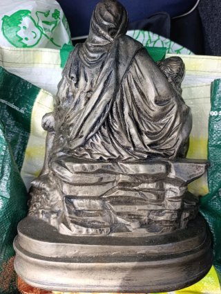 Figura La Piedad Escayola