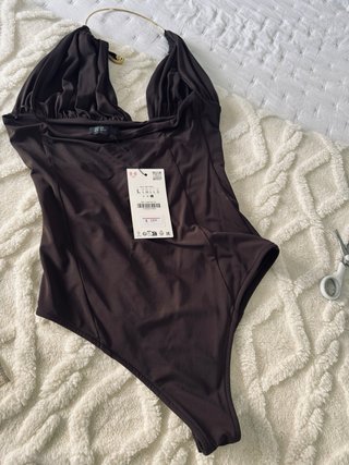 Body Zara Marrón con Aro Dorado