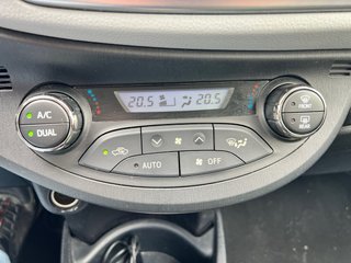 Yaris hibrido 101 cv Advance 132000 km