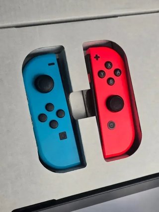 Nintendo Switch Neon Completa Azul y Rojo