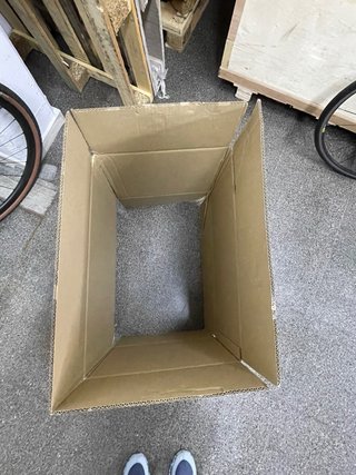 Cajas de cartón 1 = a 1€/unidad  Todas a 0,80€/uni