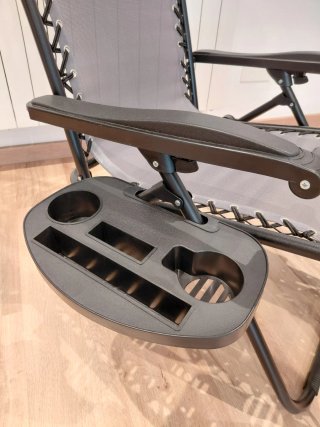 Silla tumbona plegable con bandeja