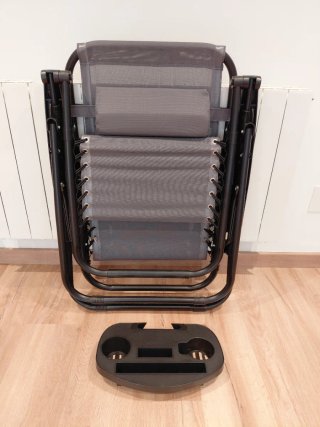 Silla tumbona plegable con bandeja
