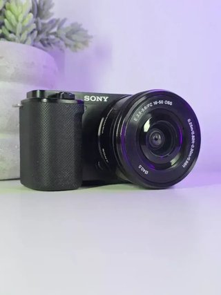 Cámara Sony ZV-E10 + Objetivo 16-50mm COMPLETA