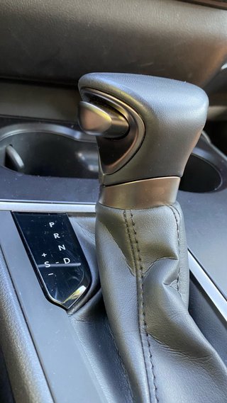Lexus UX 2024