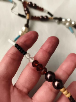 Collar bohochic cuentas en tonos tierra y turquesa