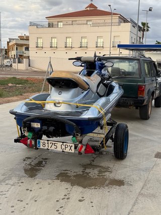 - Moto de agua Bombardier como nueva.