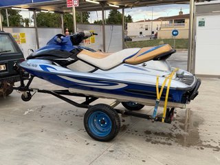 - Moto de agua Bombardier como nueva.