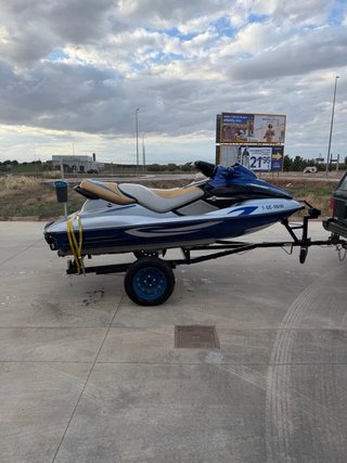 - Moto de agua Bombardier como nueva.