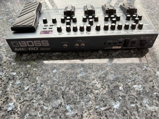 BOSS ME-80 Guitarra Multiefectos