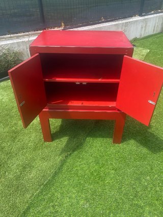 Mueble oriental rojo para restaurar