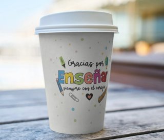 Vaso reutilizable café diseño Enseñar es dejar hue