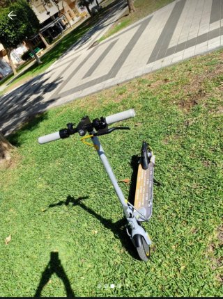 Patinete Eléctrico Gris y Amarillo