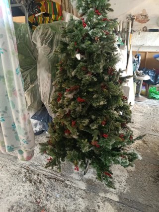 Árbol de Navidad con adornos