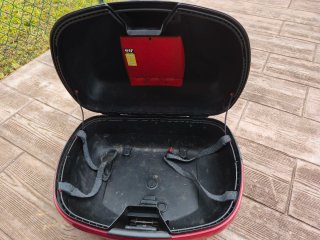 Baul Givi 46L + Parrilla