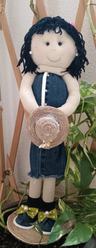 Muñeca artesanal de tela