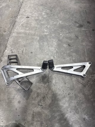 Estriberas Traseras Kawasaki KLE 500