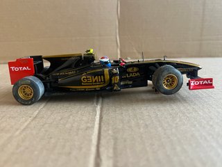 Scalextric F1 Lotus Renault R30 GP n10