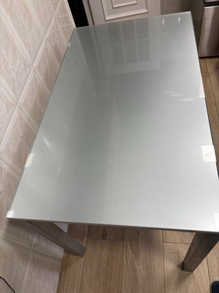Mesa de cocina cristal y metal gris