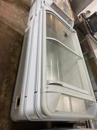 Congelador horizontal con tapa de cristal