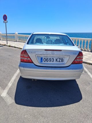 Mercedes-Benz Clase C 2004