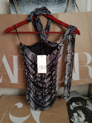 Top Zara estampado serpiente