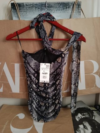 Top Zara estampado serpiente