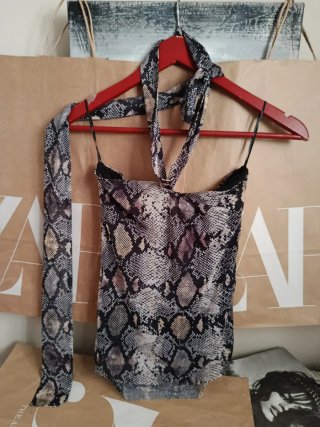 Top Zara estampado serpiente
