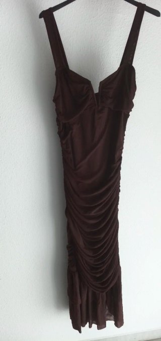 Vestido marrón fruncido con volantes Talla M