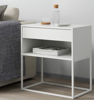 Mesita ikea VIKHAMMER