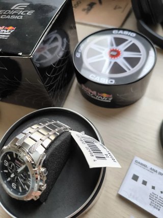 Reloj Casio Edifice Red Bull Racing