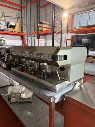 Cafetera Profesional 3 grupos segundamano