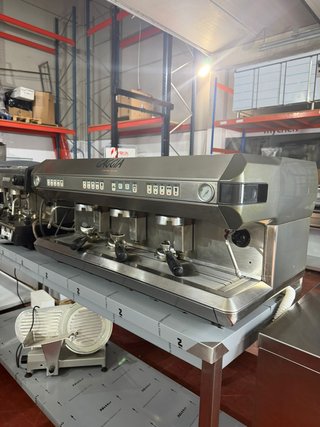 Cafetera Profesional 3 grupos segundamano