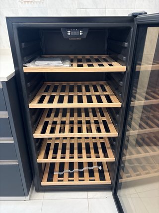 Nevera de vinos: Vin sur Vin VSV105 sin usar