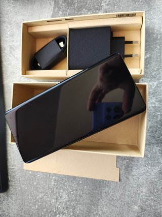 MOTOROLA EDGE 50 PRO Negro Black Beauty + cargador