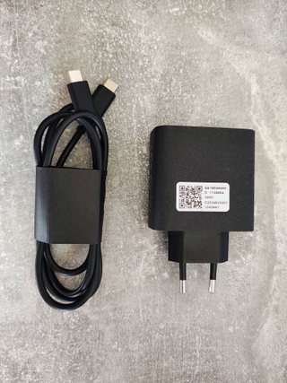 MOTOROLA EDGE 50 PRO Negro Black Beauty + cargador